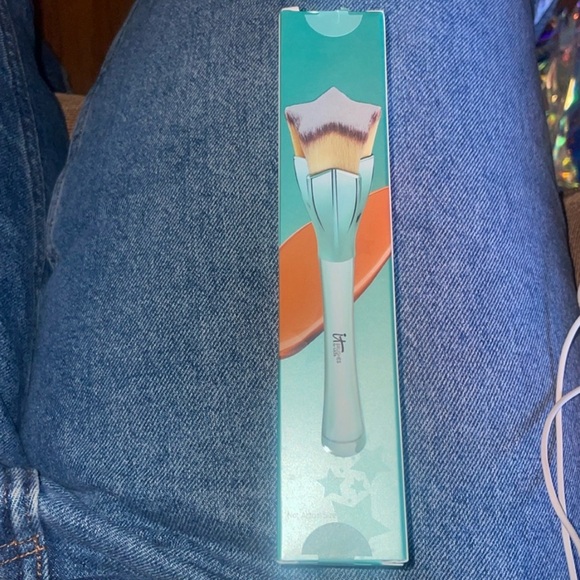 IT Cosmetics Limited Edition Super Star Foundation Brush bundle - Picture 7 of 10